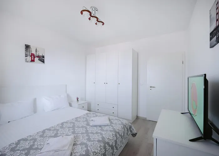 Spring - Mall Coresi Brašov